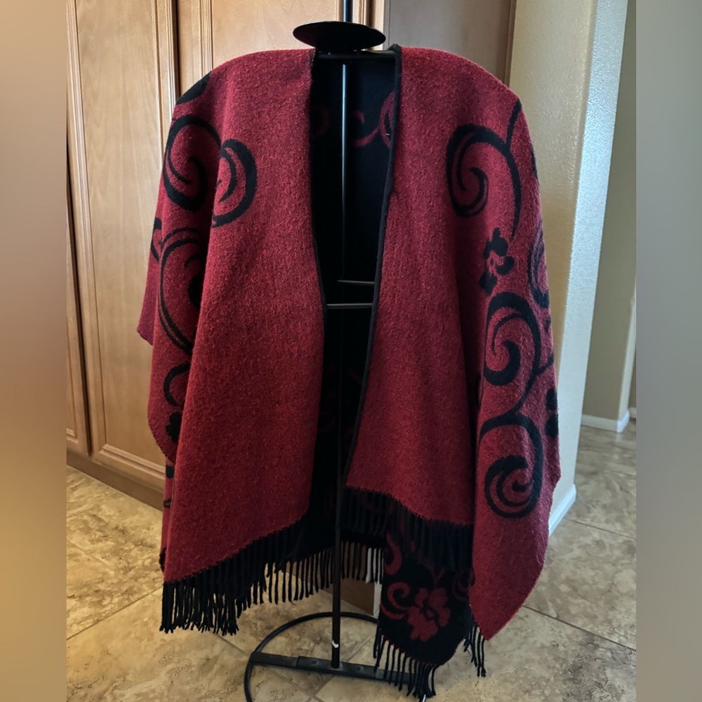 Black and Red Reversible Patterned Poncho
